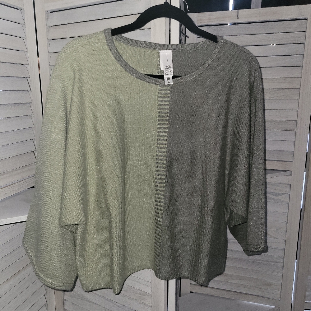 Wynne Layers Two-Tone Green Sweater size‎ Large